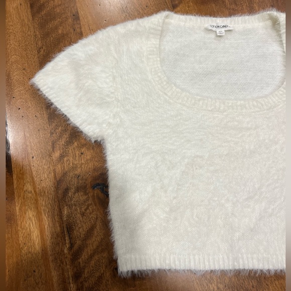Cotton candy LA white fuzzy cropped tshirt, size M/L, never worn, cute & soft - Picture 4 of 4